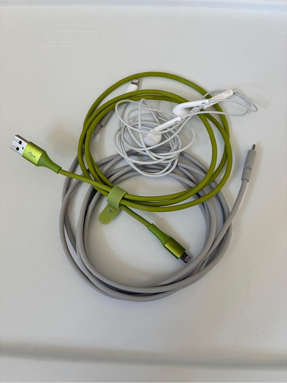 Two lightning iphone cables (usb & usb-C) 1 pair IPhone Earbuds Lightening end